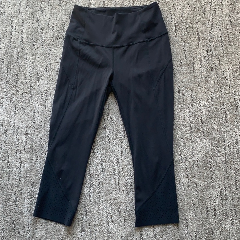 Lululemon crop leggings size 6